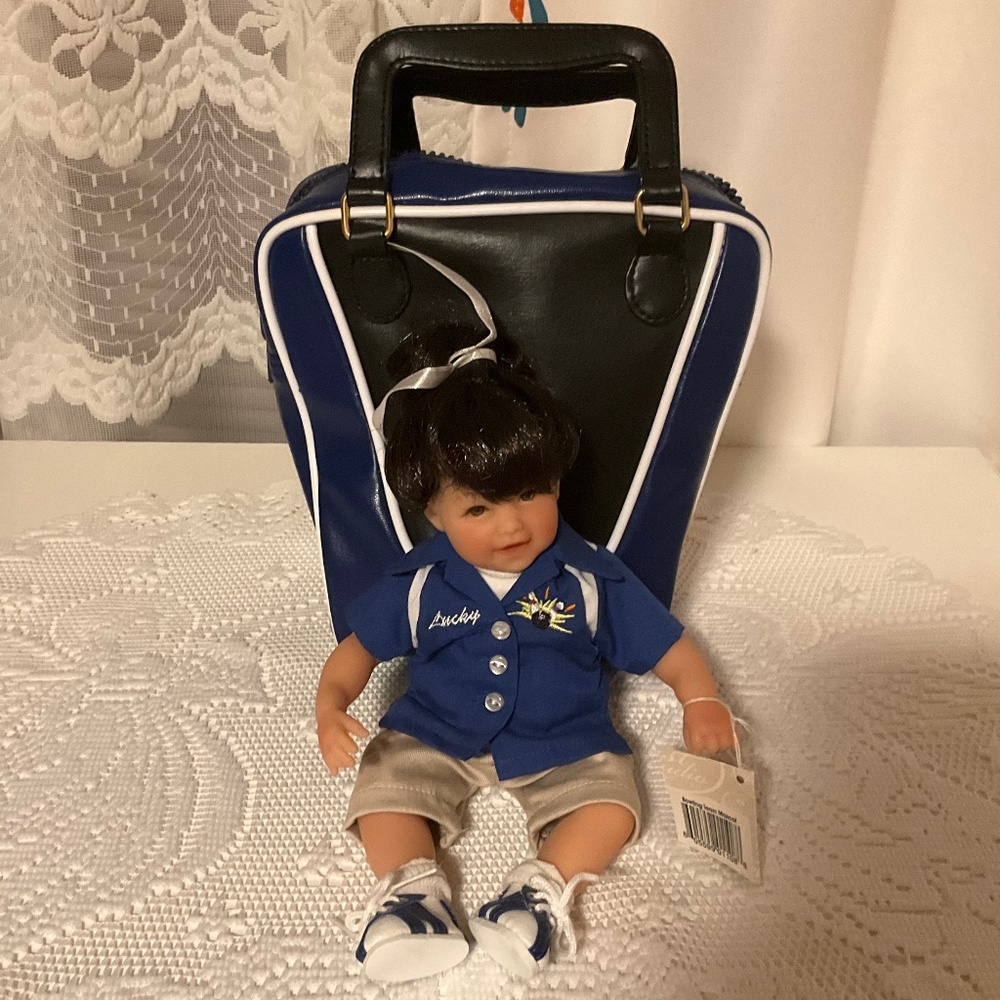 Lee Middleton Classic Miniature, Bowling Team Mascot., with bag and tag, no COA